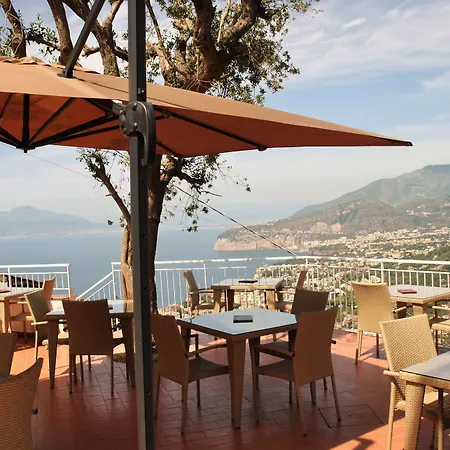 Fiorita Hotell 3*